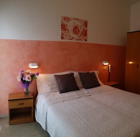 Imagen de la habitación del Hotel Bing. Foto 4