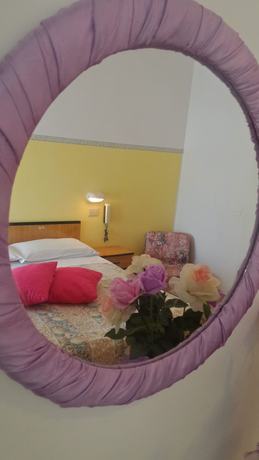 Imagen de la habitación del Hotel Bing. Foto 5