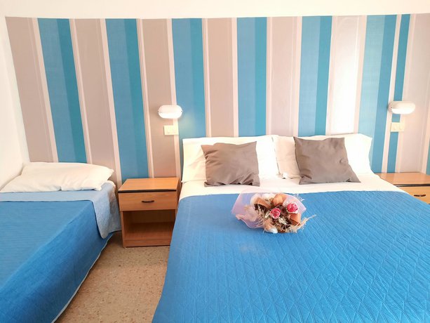 Imagen de la habitación del Hotel Bing. Foto 9