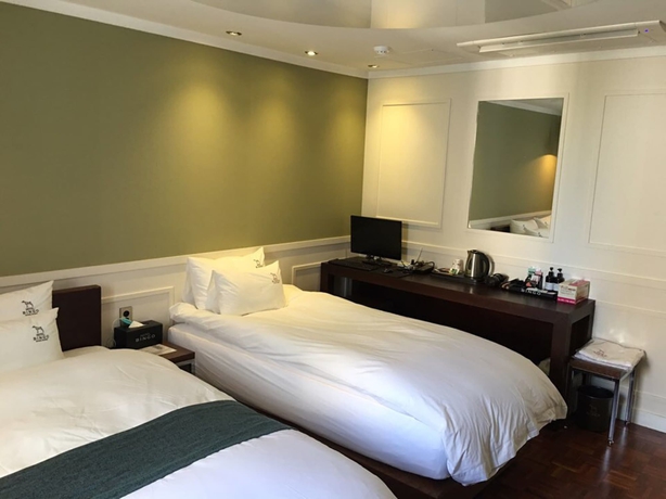 Imagen de la habitación del Hotel Bingo. Foto 3