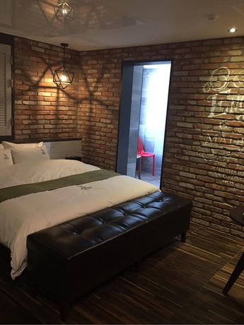 Imagen de la habitación del Hotel Bingo. Foto 5