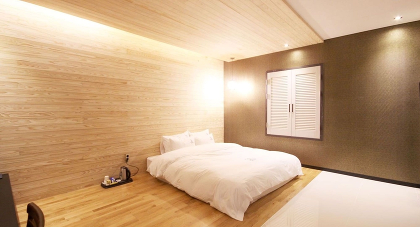 Imagen de la habitación del Hotel Bingo. Foto 11