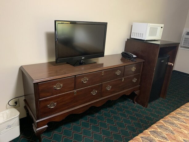 Imagen de la habitación del Hotel Bing\'s Motel. Foto 8