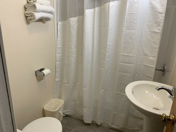 Imagen general del Hotel Bing\'s Motel. Foto 6