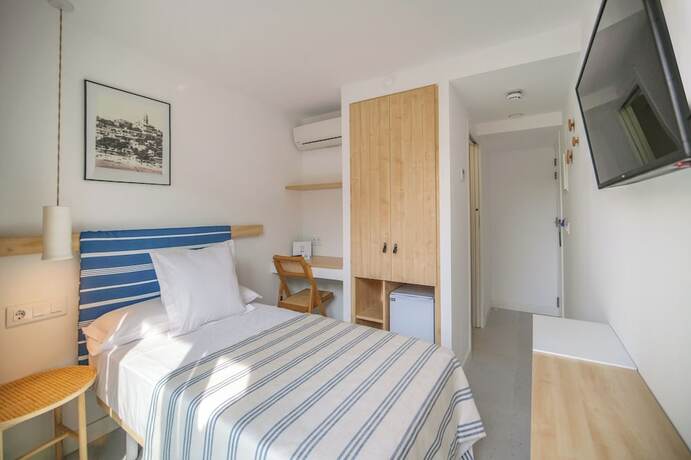 Imagen de la habitación del Hotel Bini. Foto 12