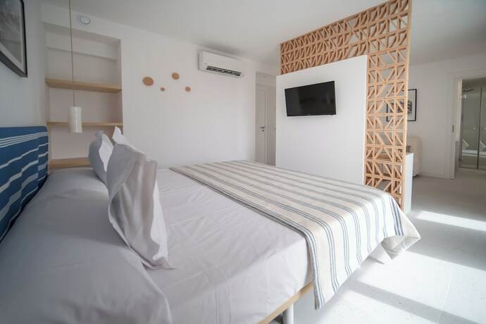 Imagen de la habitación del Hotel Bini. Foto 15