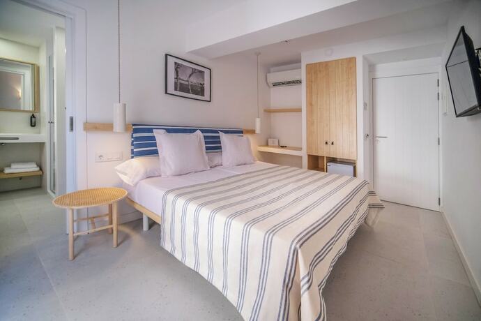 Imagen de la habitación del Hotel Bini. Foto 16