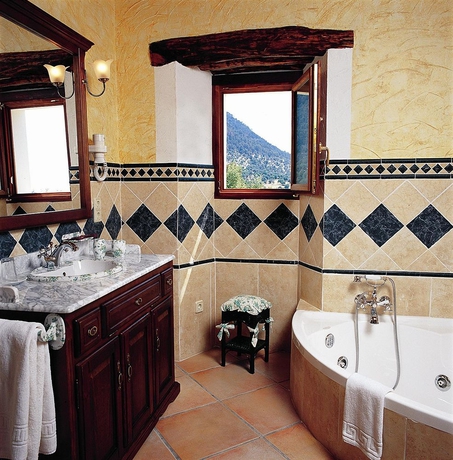 Imagen de la habitación del Hotel Binibona Parc Natural. Foto 9