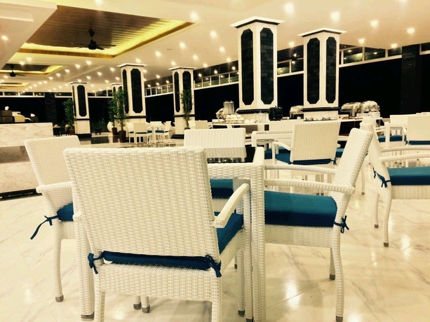 Imagen del bar/restaurante del Hotel Bintan Pearl Beach Resort. Foto 3