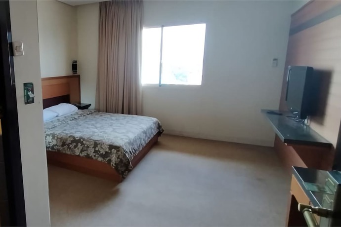 Imagen de la habitación del Hotel Bintang Solo. Foto 5