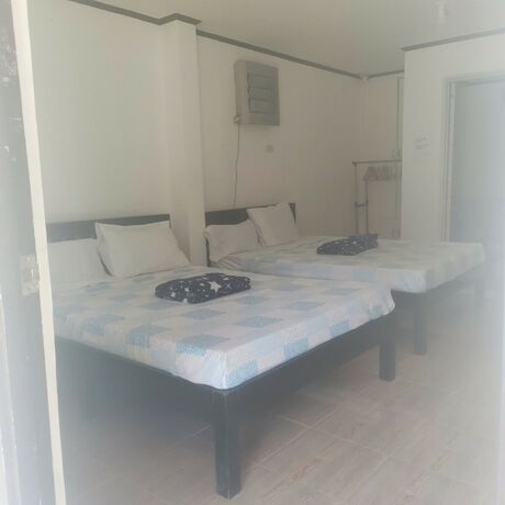 Imagen general del Hotel Binubusan Beach and Resort. Foto 3