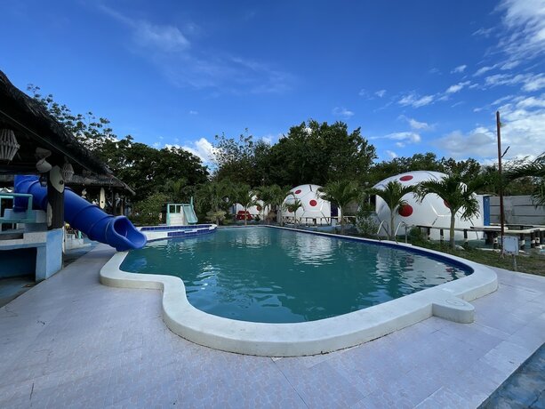 Imagen general del Hotel Binubusan Beach and Resort. Foto 6