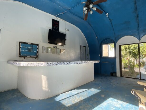 Imagen general del Hotel Binubusan Beach and Resort. Foto 10