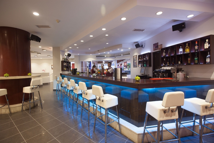 Imagen del bar/restaurante del Hotel Bio Suites. Foto 2