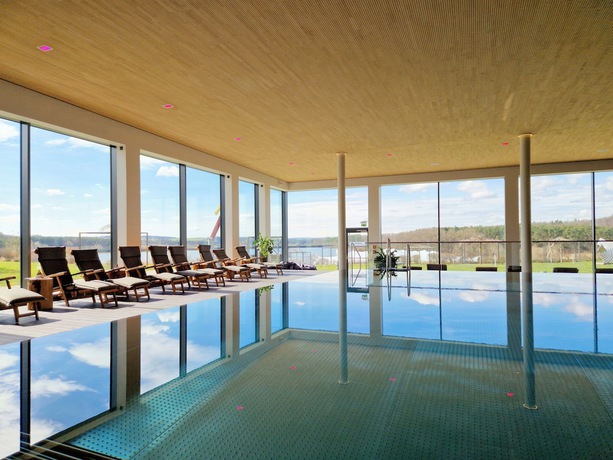 Imagen de la piscina del Hotel Bio-Seehotel Zeulenroda. Foto 17