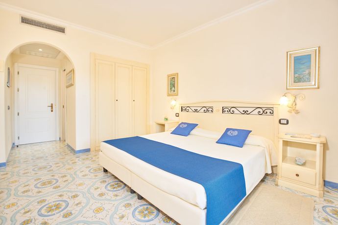 Imagen de la habitación del Hotel Biodola. Foto 2