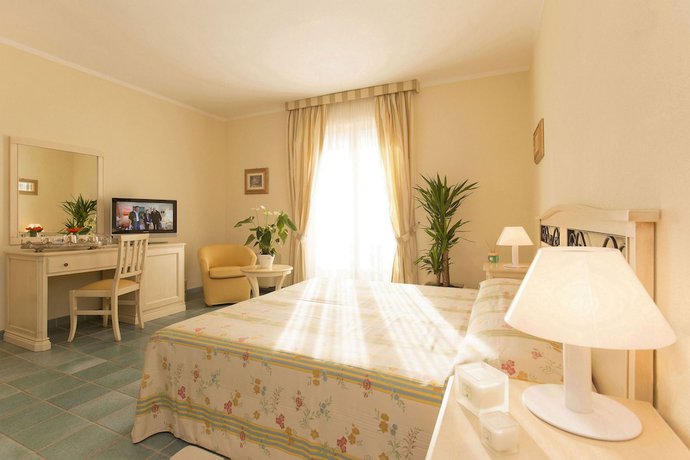Imagen de la habitación del Hotel Biodola. Foto 3
