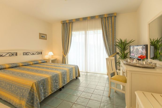 Imagen de la habitación del Hotel Biodola. Foto 6