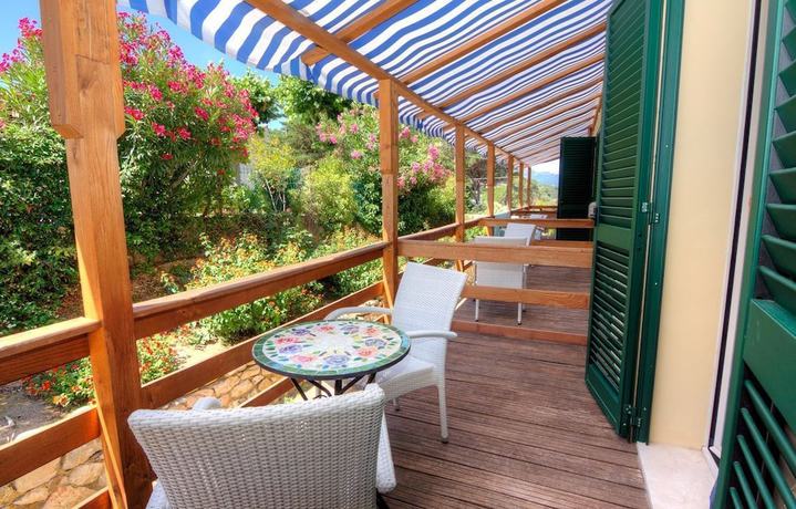 Imagen de la habitación del Hotel Biodola. Foto 16