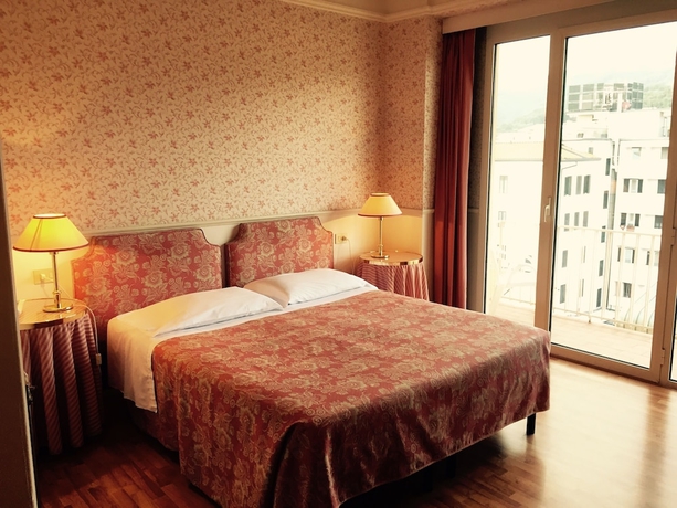 Imagen de la habitación del Hotel Biondi. Foto 11