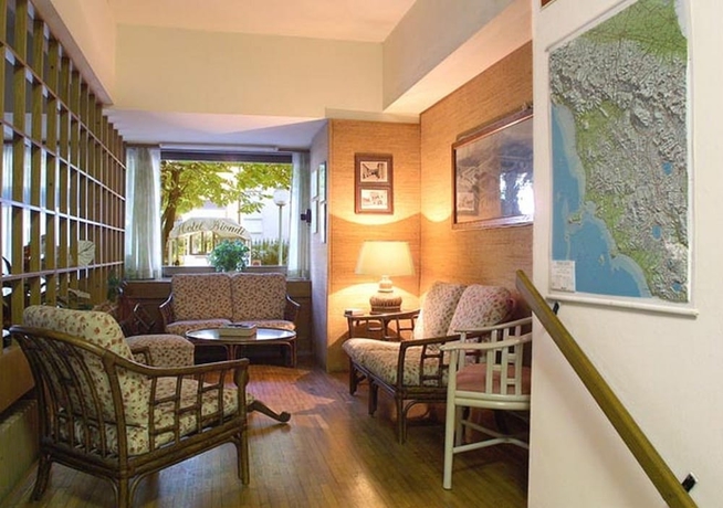 Imagen de los interiores del Hotel Biondi. Foto 15