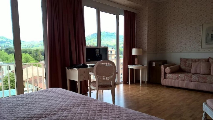 Imagen de la habitación del Hotel Biondi. Foto 13