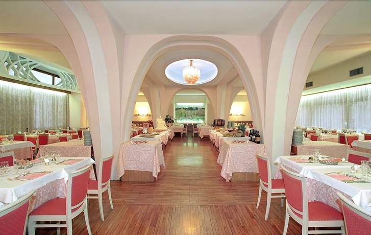 Imagen del bar/restaurante del Hotel Biondi. Foto 5