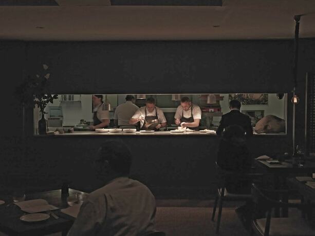 Imagen del bar/restaurante del Hotel Biota Dining And Rooms. Foto 7