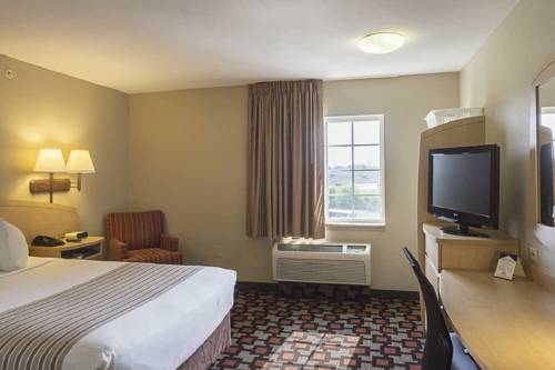 Imagen de la habitación del Hotel Birch Hill Suites Clarksville-Louisville North. Foto 13