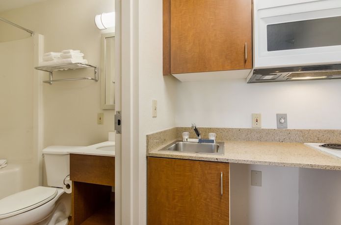 Imagen de la habitación del Hotel Birch Hill Suites Sulphur. Foto 9