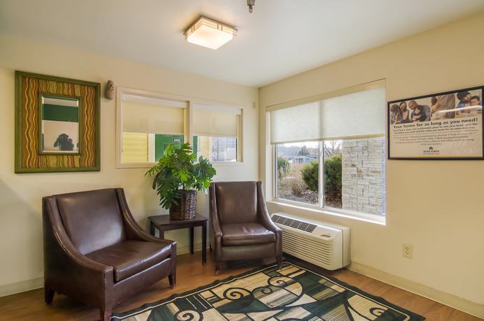 Imagen de los interiores del Hotel Birch Hill Suites Sulphur. Foto 20