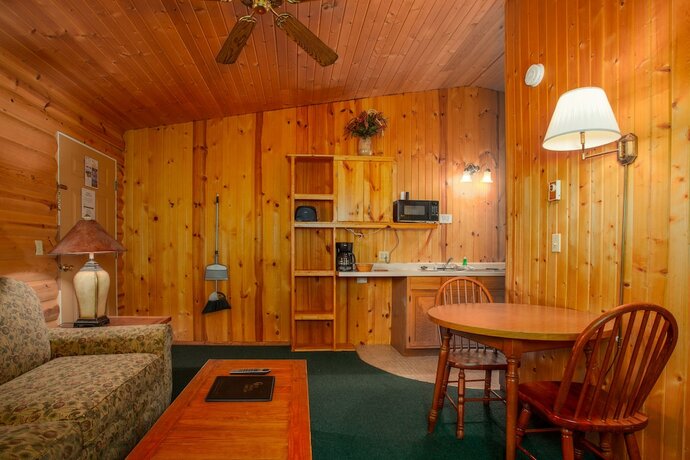 Imagen de la habitación del Hotel Birchcliff Resort. Foto 14