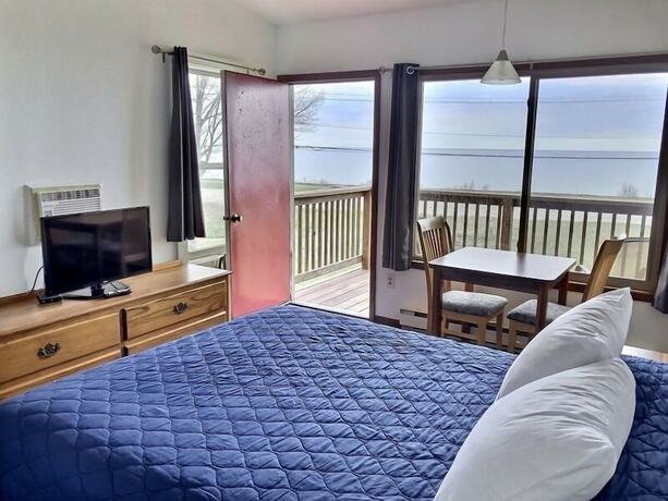Imagen de la habitación del Hotel Birchmont Motel. Foto 19