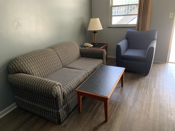 Imagen de la habitación del Hotel Birchwood Suites. Foto 11
