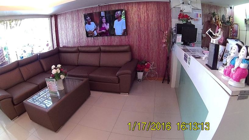 Imagen de los interiores del Hotel Bird, Bang Saen. Foto 17