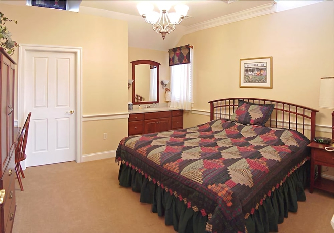 Imagen de la habitación del Hotel Bird In Hand Village Inn And Suites. Foto 2