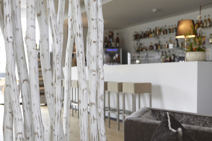 Imagen del bar/restaurante del Hotel Birdlodge. Foto 4