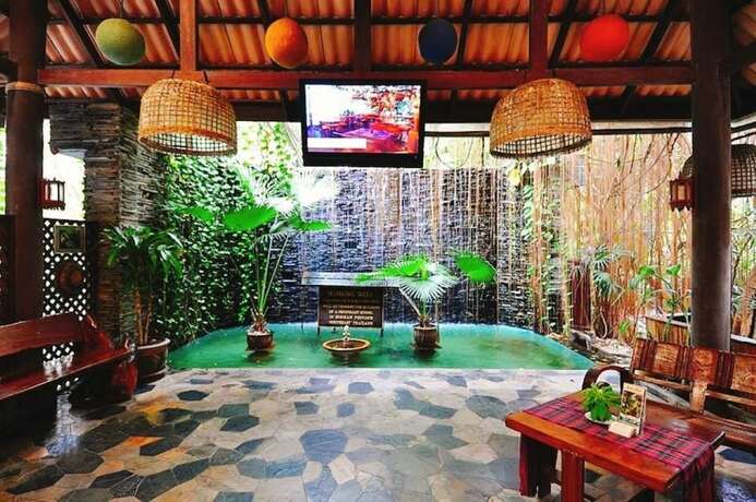 Imagen general del Hotel Birds And Bees Resort. Foto 12