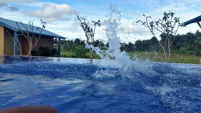 Imagen de la piscina del Hotel Birdwing Sigiriya. Foto 15