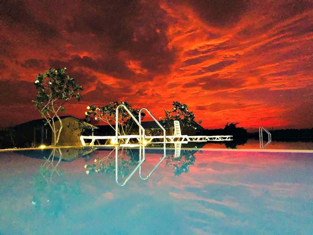 Imagen de la piscina del Hotel Birdwing Sigiriya. Foto 16