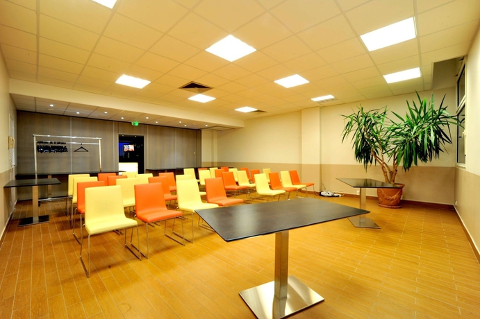 Imagen de los interiores del Hotel Birdy By Happyculture. Foto 8