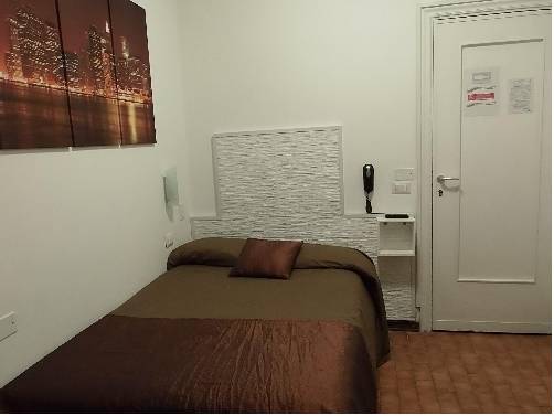 Imagen de la habitación del Hotel Birillo. Foto 12