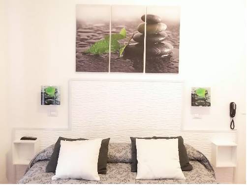 Imagen de la habitación del Hotel Birillo. Foto 16