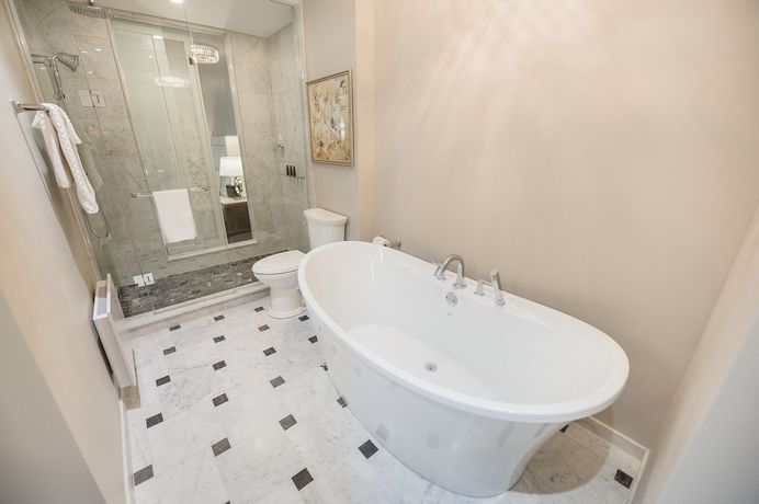 Imagen de los exteriores del Hotel Birks Montreal. Foto 17