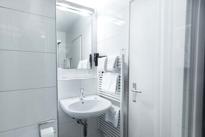 Imagen de la habitación del Hotel Birsighof. Foto 9