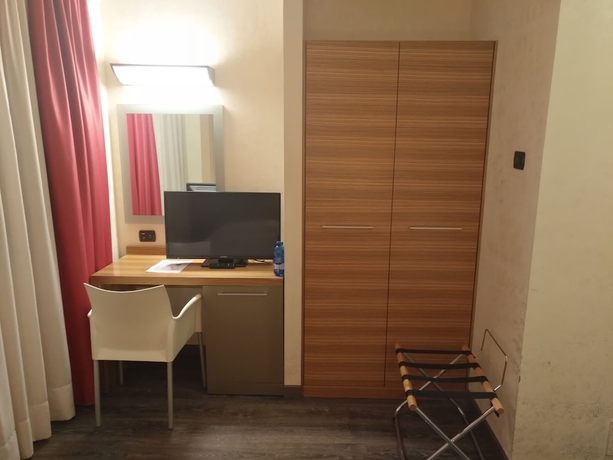 Imagen de la habitación del Hotel Bis Varese. Foto 4