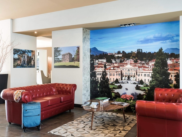 Imagen de los interiores del Hotel Bis Varese. Foto 19