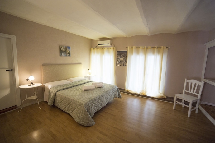 Imagen de la habitación del Hotel Biscari Catania. Foto 6
