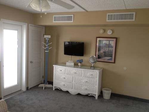 Imagen de la habitación del Hotel Biscayne Suites. Foto 4