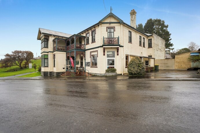 Imagen general del Hotel Bischoff, Waratah. Foto 4